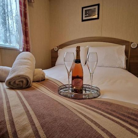 Homely 3 Bed Van @ Weymouth Bay Екстер'єр фото