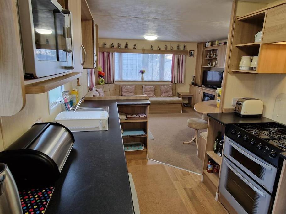 Homely 3 Bed Van @ Weymouth Bay Екстер'єр фото