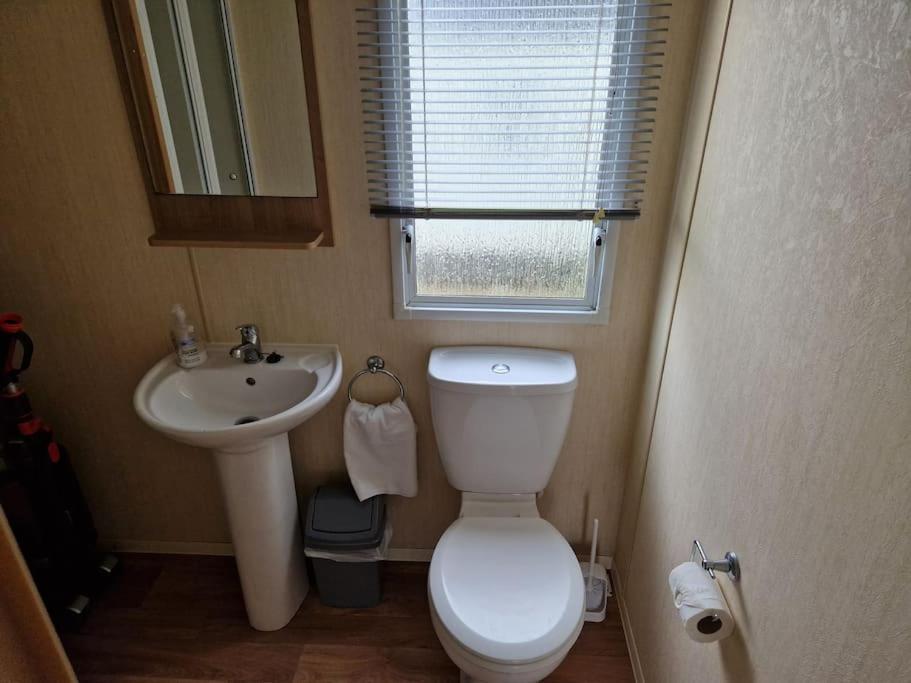 Homely 3 Bed Van @ Weymouth Bay Екстер'єр фото