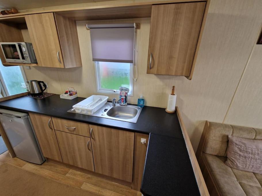 Homely 3 Bed Van @ Weymouth Bay Екстер'єр фото