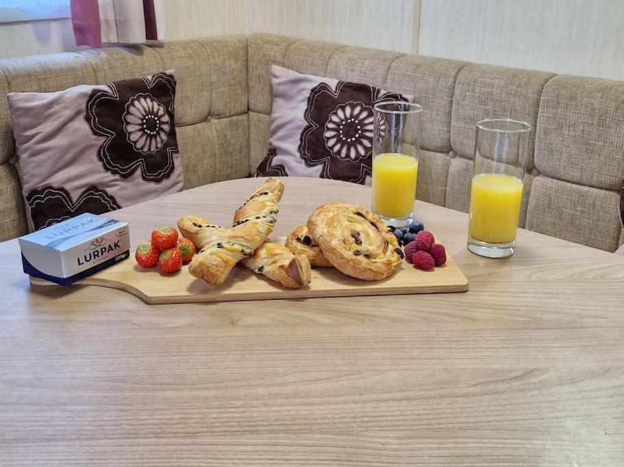 Homely 3 Bed Van @ Weymouth Bay Екстер'єр фото