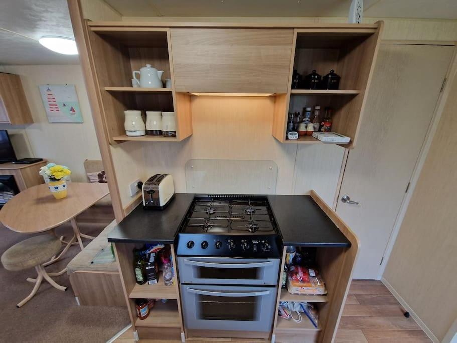 Homely 3 Bed Van @ Weymouth Bay Екстер'єр фото